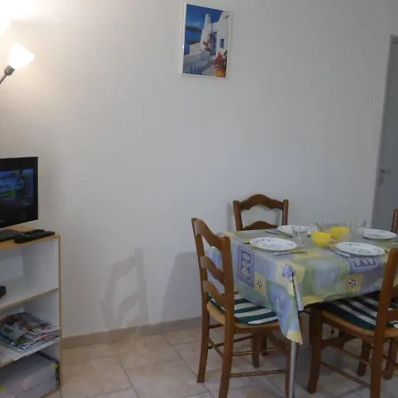 Apartment 2 Pieces, Terrasse, Proche Plage, 4 Couchages, St Hilaire De Riez - Fr-1-224-308 Saint-Hilaire-de-Riez